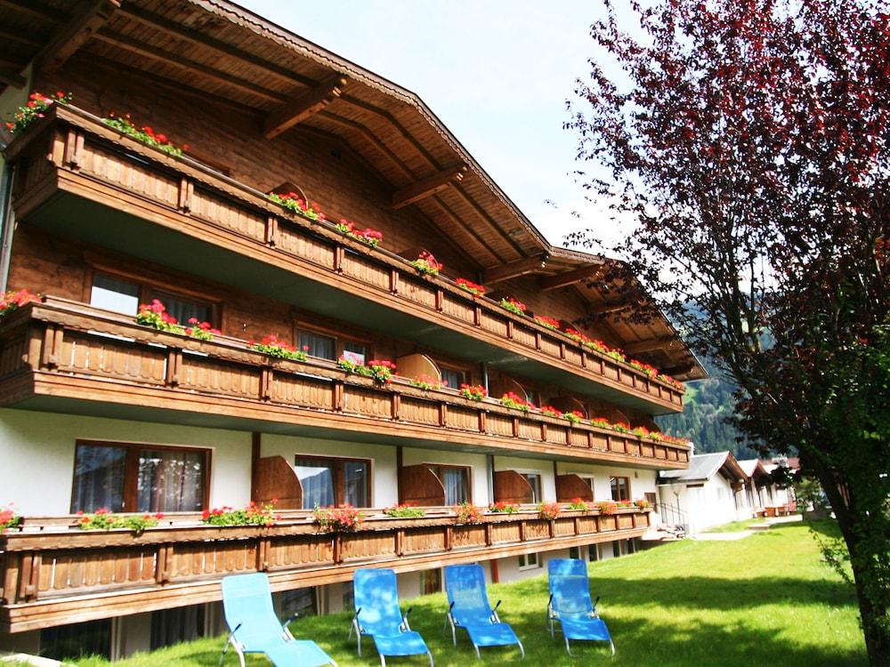 First Mountain Hotel Zillertal Aschau Im Zillertal Exterior photo