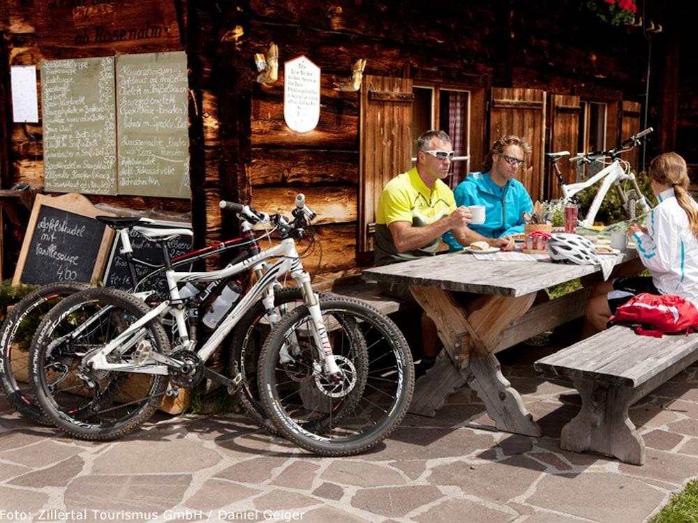 First Mountain Hotel Zillertal Aschau Im Zillertal Exterior photo