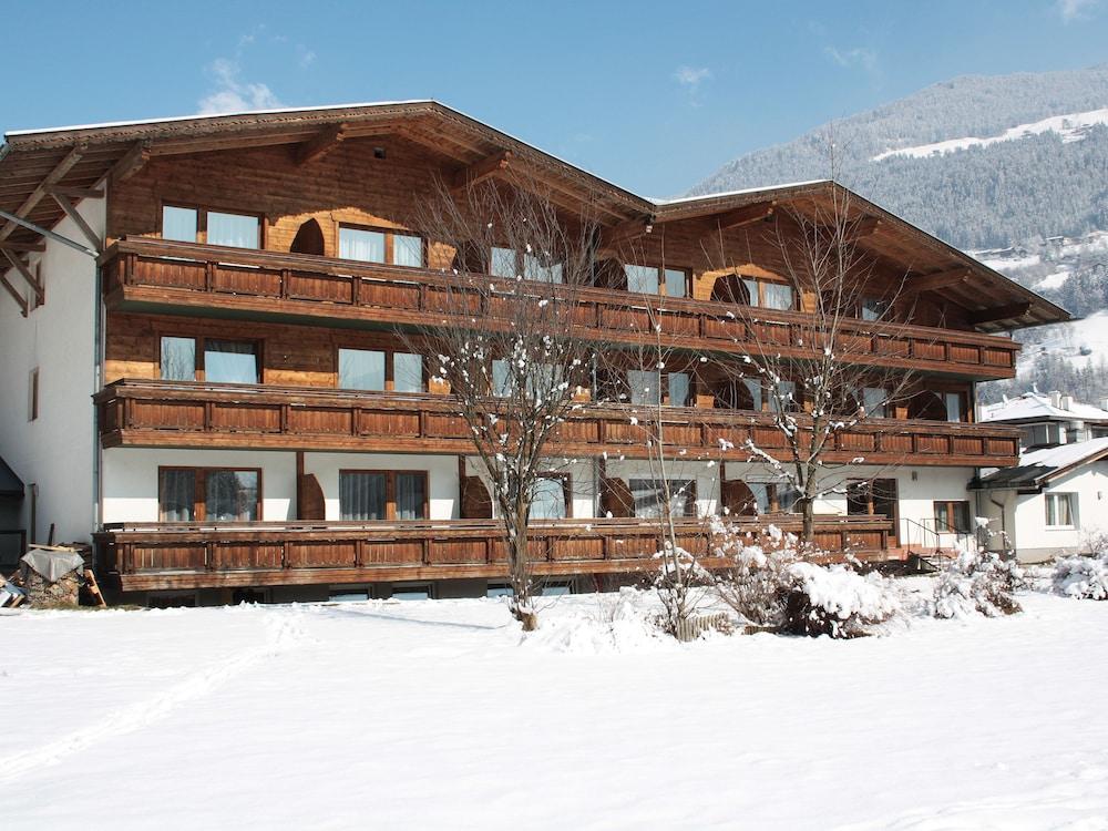 First Mountain Hotel Zillertal Aschau Im Zillertal Exterior photo